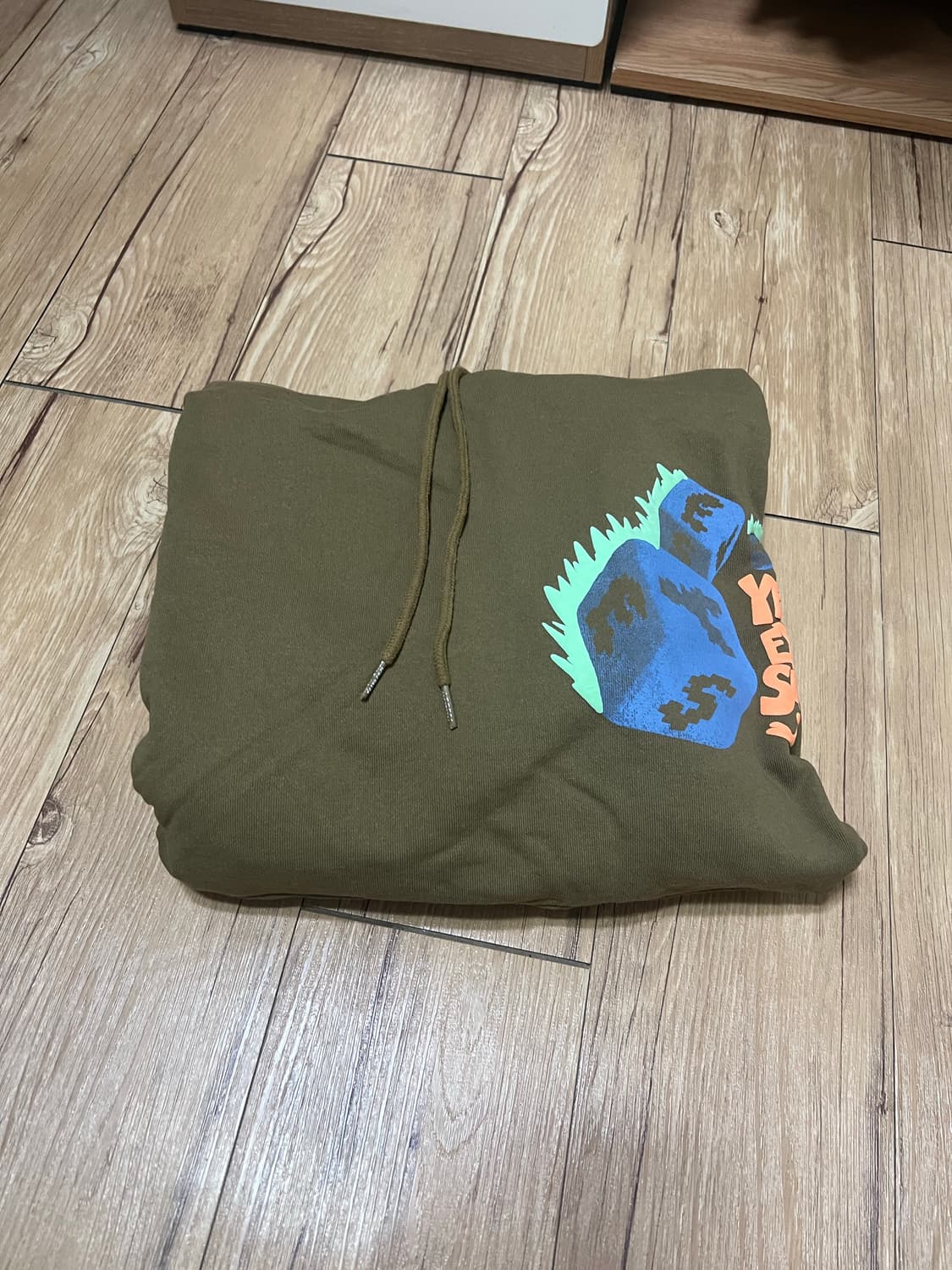 예스아이씨 Y.E.S Dice Hoodie Khaki 상품이미지1