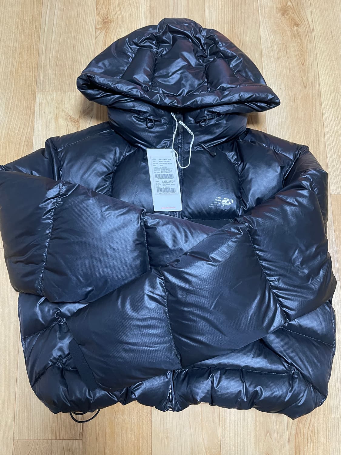 뉴발란스 패딩 우먼 플라잉 후드형 숏다운 S사이즈 글로시 블랙 새상품 상품이미지6
