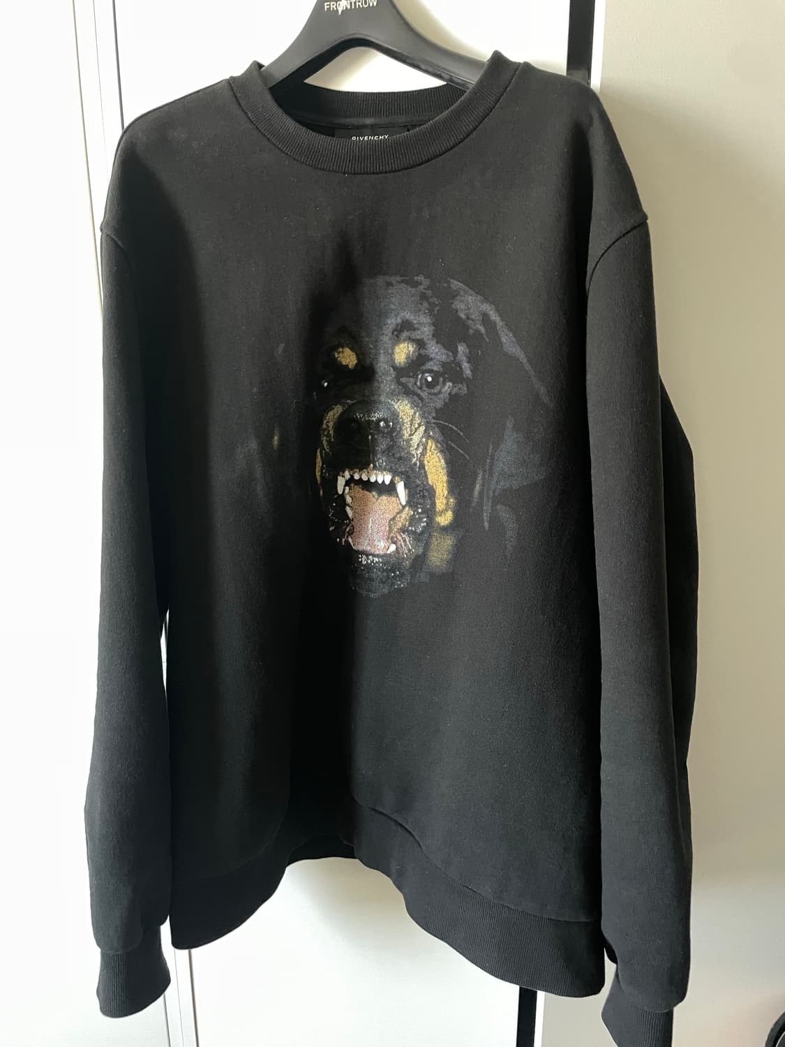 지방시 로트와일러 맨투맨 상품이미지1