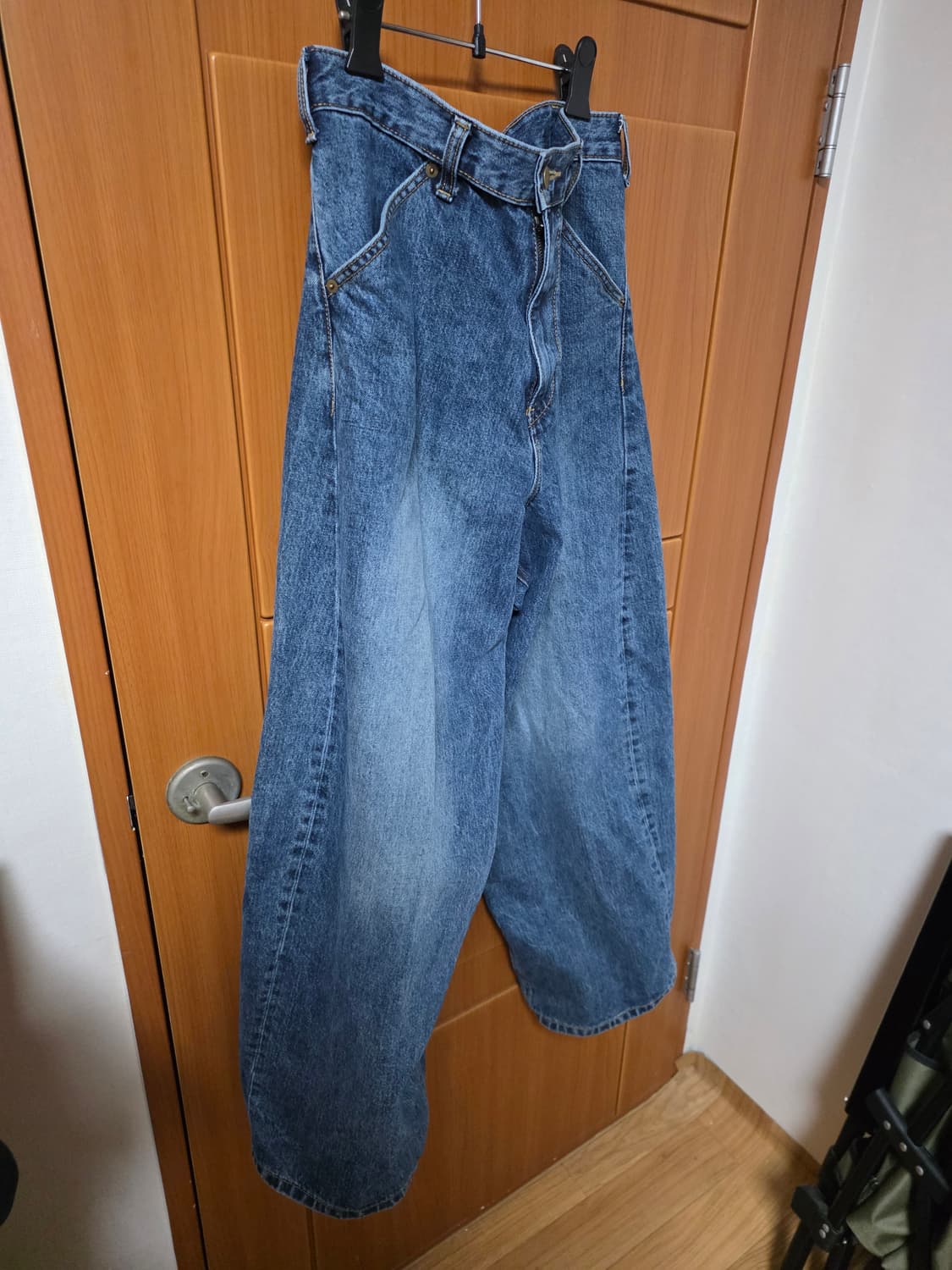 해칭룸 와이드커브진 데님 3 워시드블루 상품이미지2