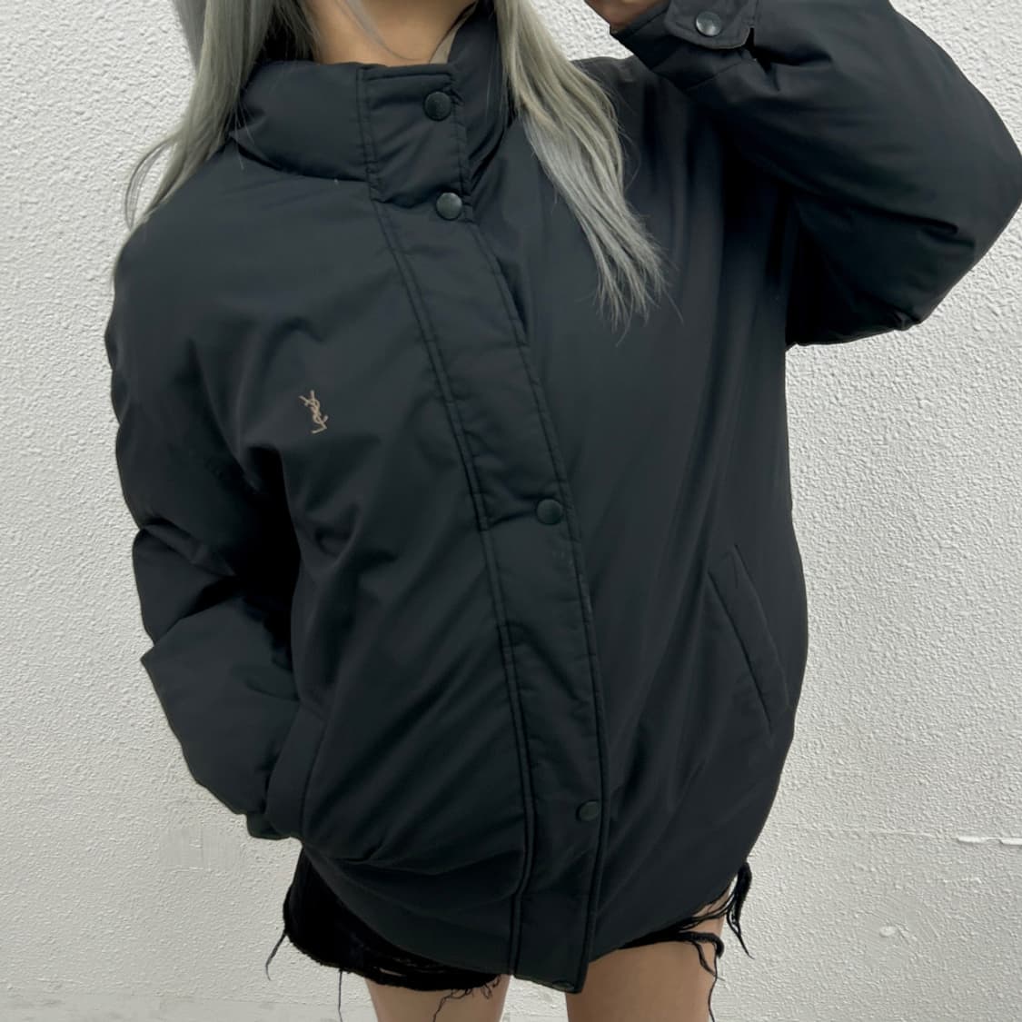 입생로랑 미니로고 차콜 리버시블 베이지 패딩 상품이미지4