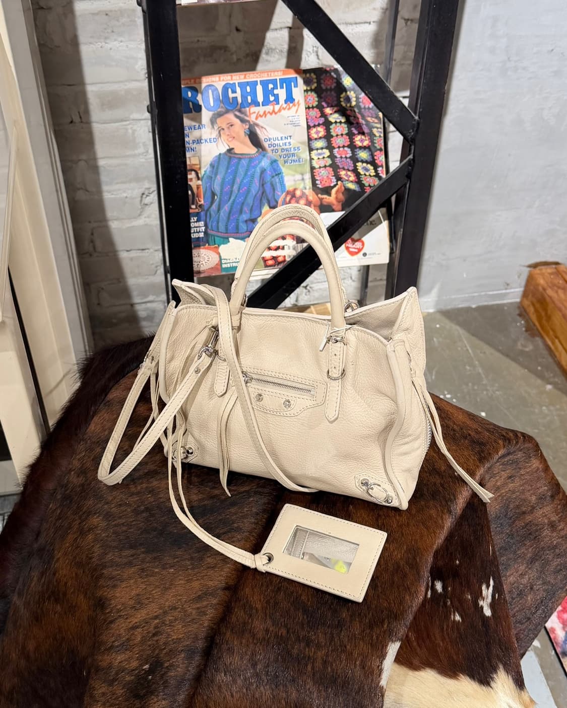 발렌시아가 아이보리 파피에르 a6 토트백 상품이미지2