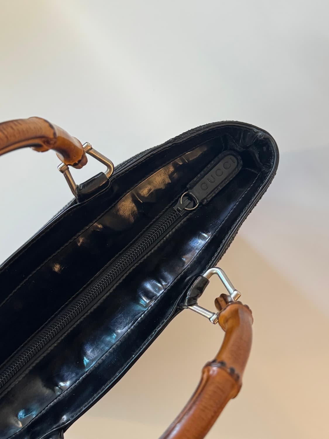 구찌(Gucci) 뱀부 에나멜 레더 토트백 상품이미지7