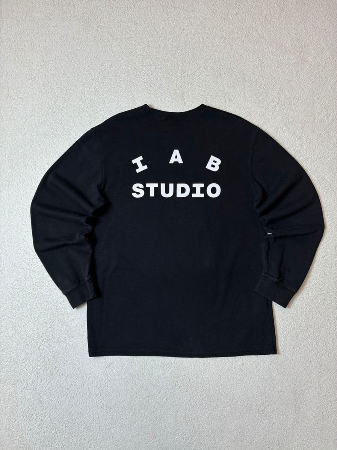 아이앱스튜디오 오버핏 헤비코튼 빅프린팅 맨투맨 PN6936 상품이미지1