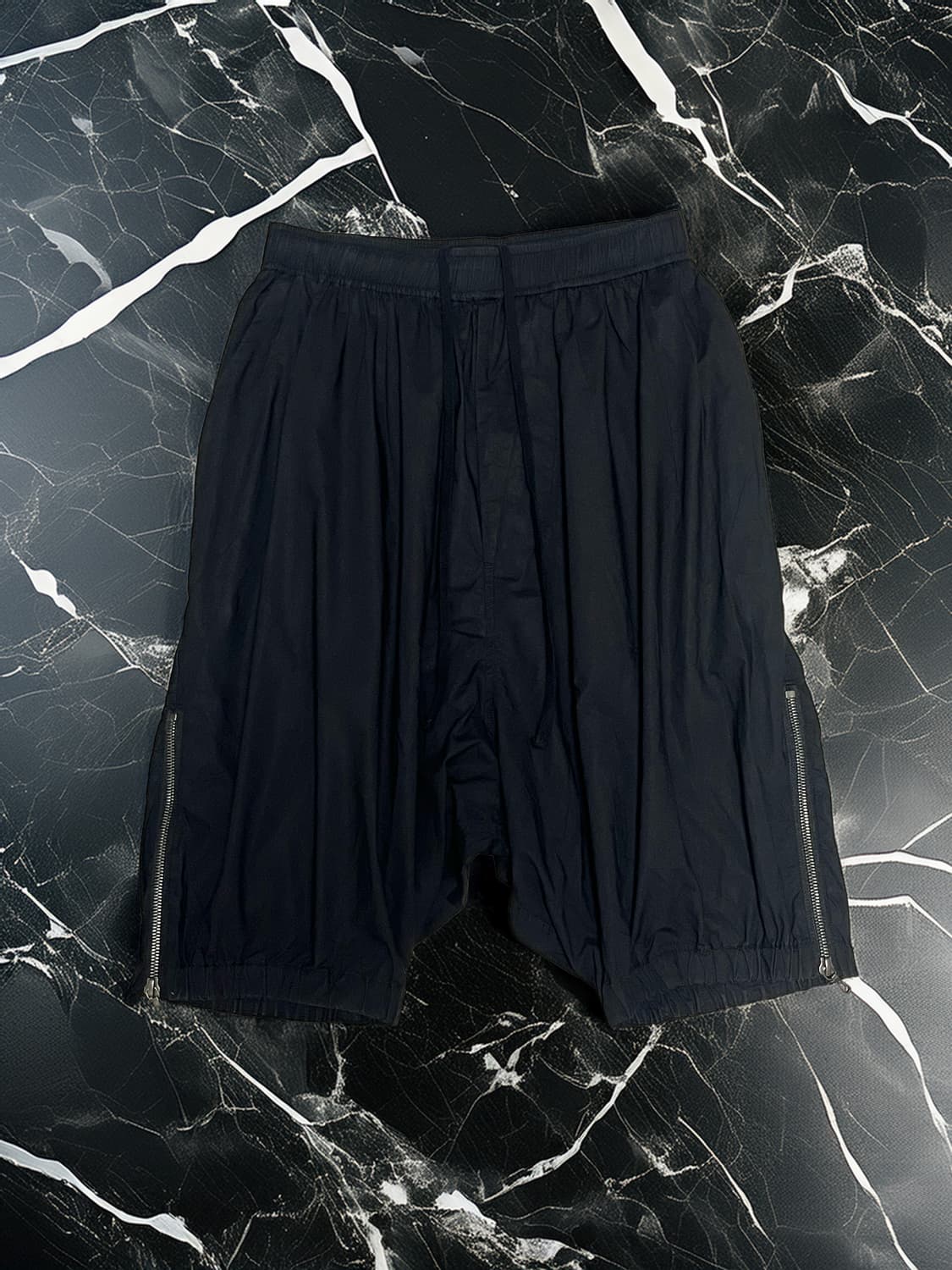 JULIUS 19SS Side Gusset Zip Short pants 상품이미지1