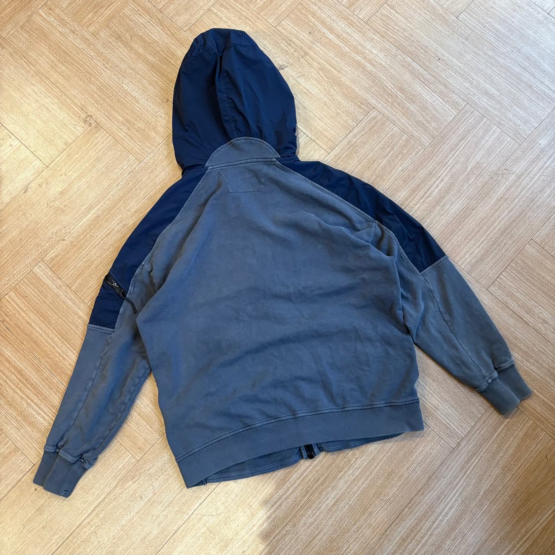 씨피컴퍼니 테크니컬 나일론 패널 듀얼 지퍼 렌즈 후디 상품이미지8