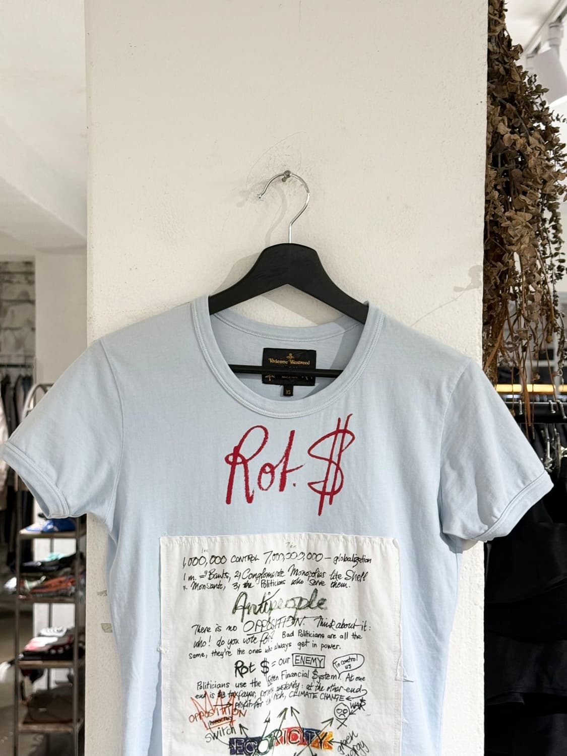 비비안 웨스트우드 앵글로매니아 라이트블루 그래픽 패치 티셔츠 상품이미지4