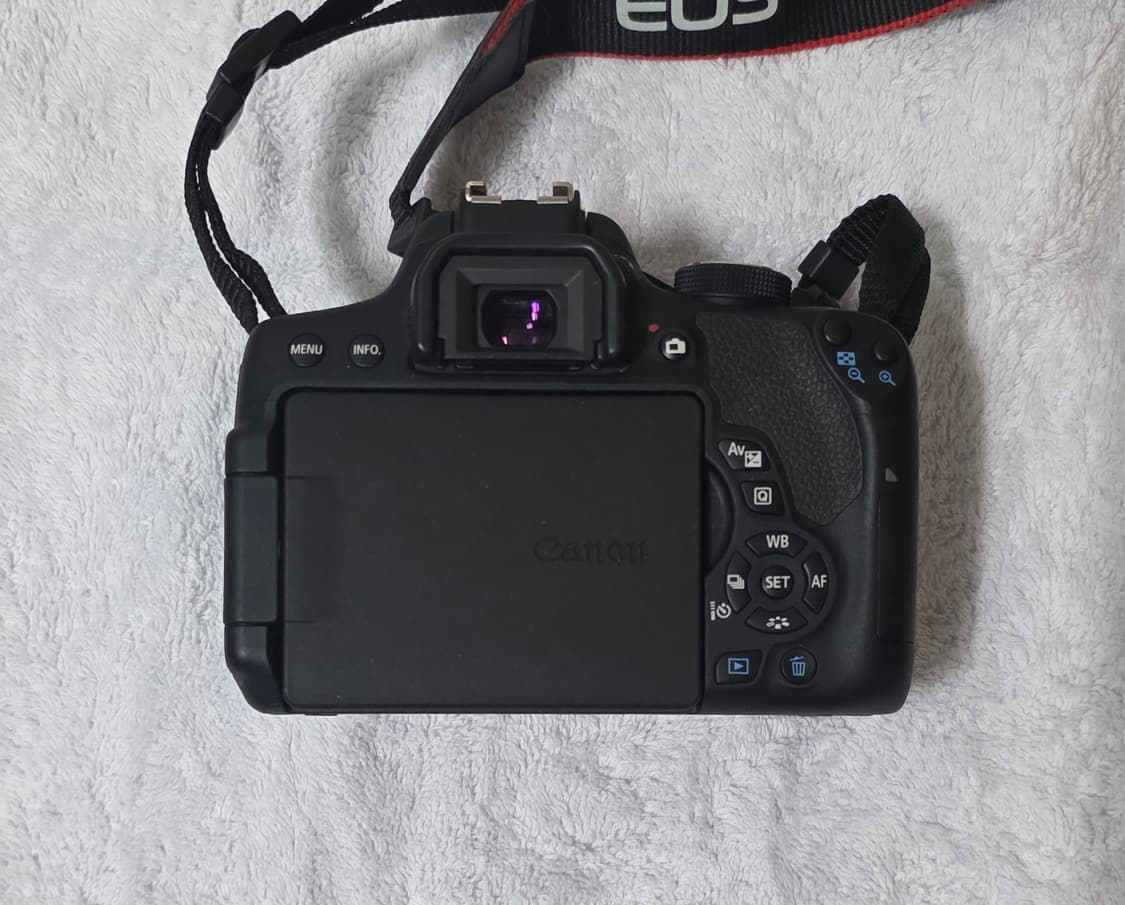 캐논 EOS 750D DSLR 카메라와 탐론 18-200mm 팝니다. 상품이미지6