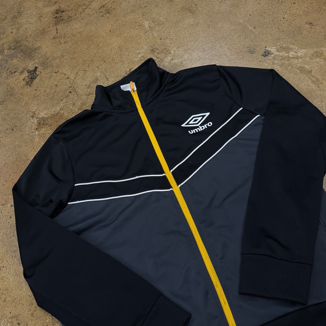 [정품/L] 엄브로 블랙 그레이 트랙탑 b18 상품이미지1