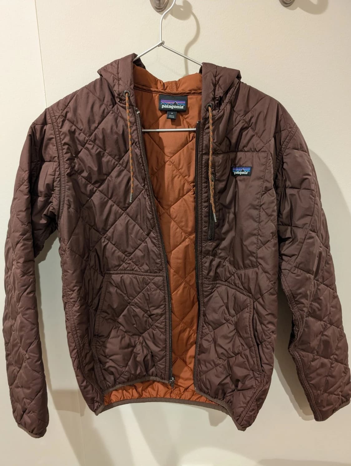 파타고니아 다이아몬드 퀼티드 보머 후디 자켓 브라운 상품이미지1