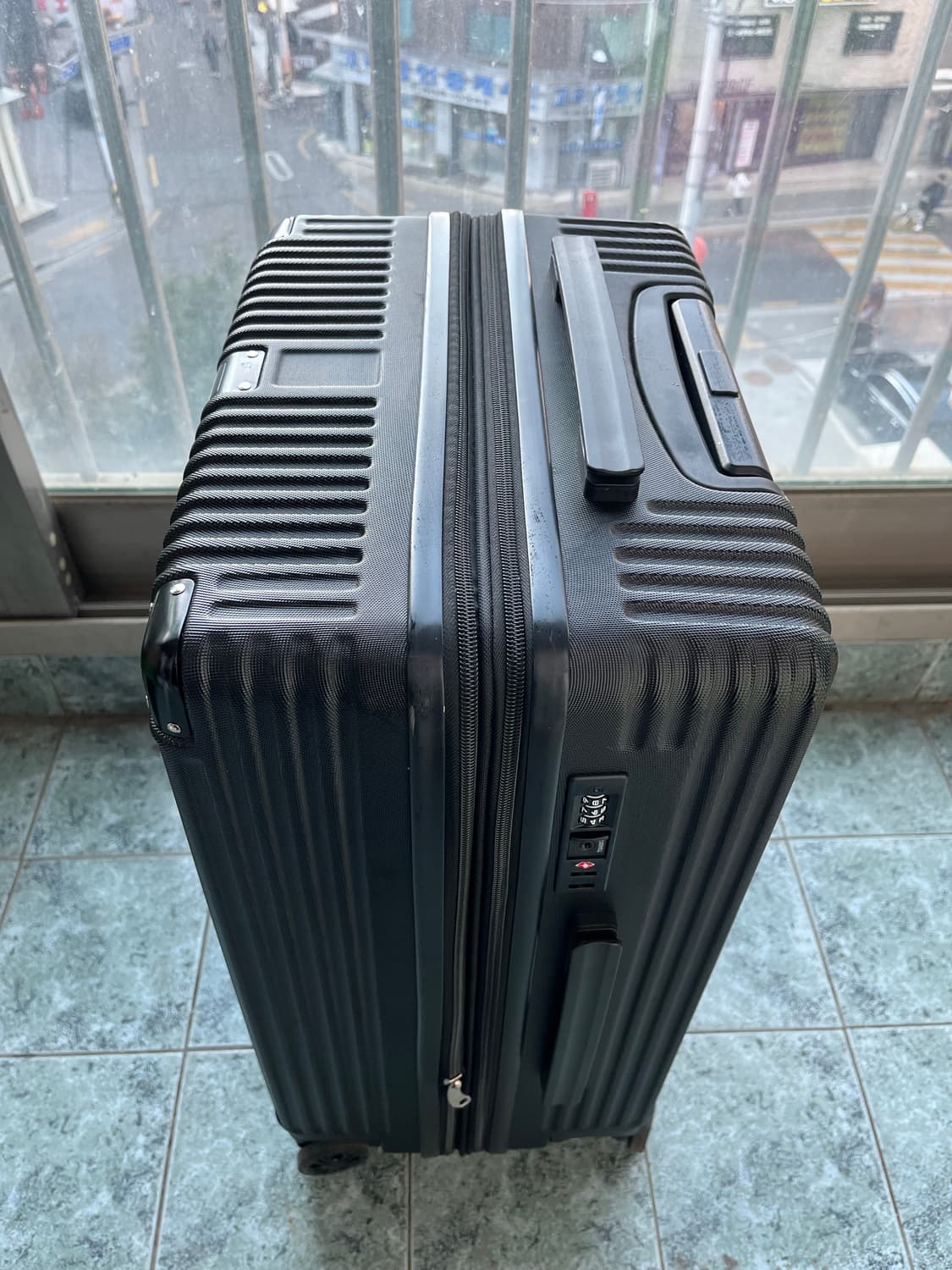 앙뜨레 24인치 블랙 여행용 캐리어 가방 상품이미지3