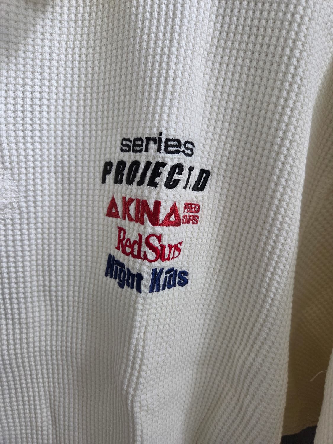 시리즈 x 이니설d 카라티 110 상품이미지2