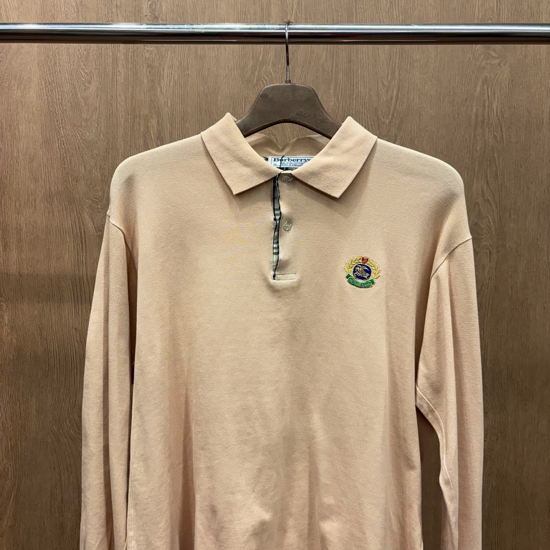 버버리 코튼 PK 티셔츠 하프 버튼 크레스트 로고 자수 디테일 오렌지 상품이미지4