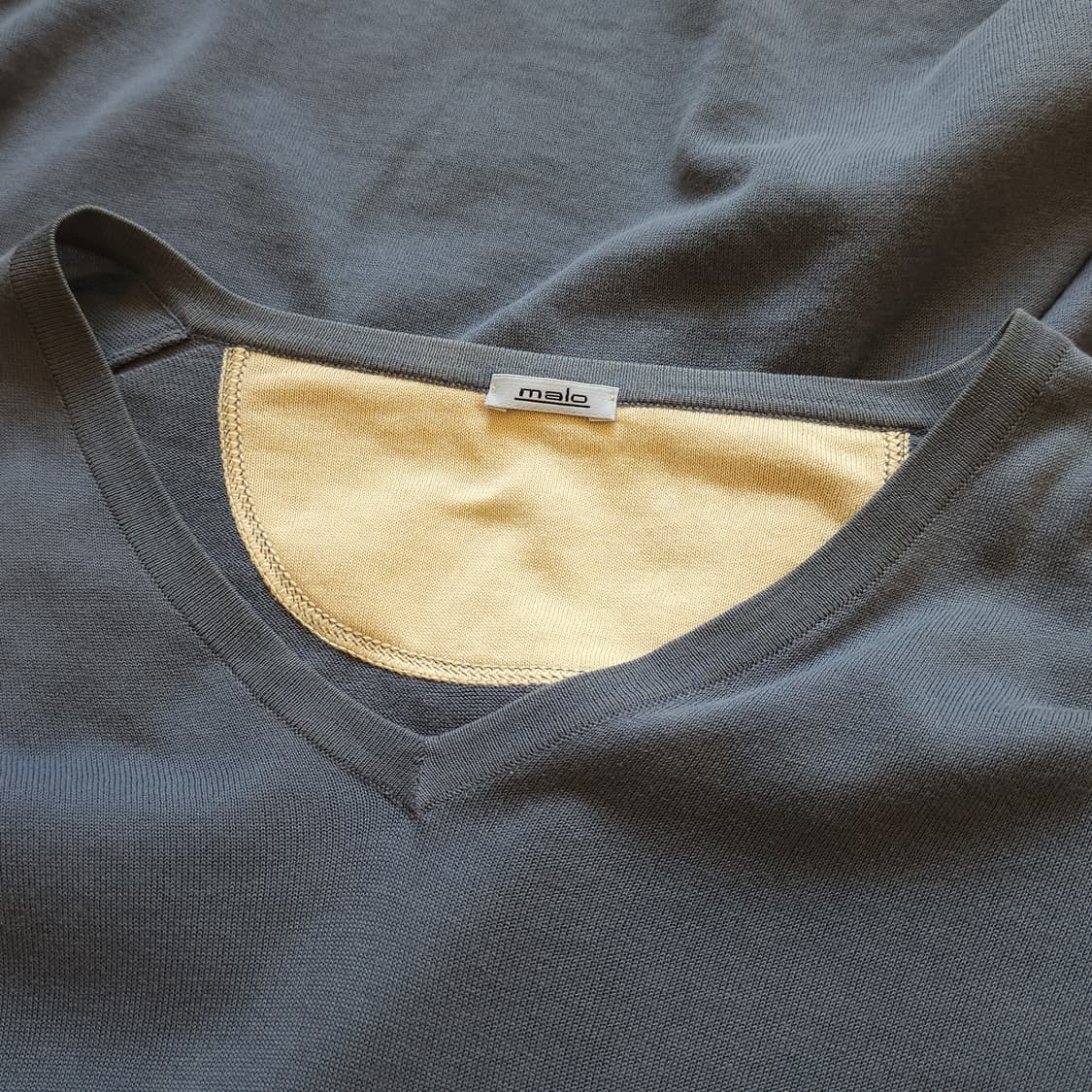 malo 말로 스트레치 코튼 롱 슬리브 브이넥 티셔츠 50 상품이미지5