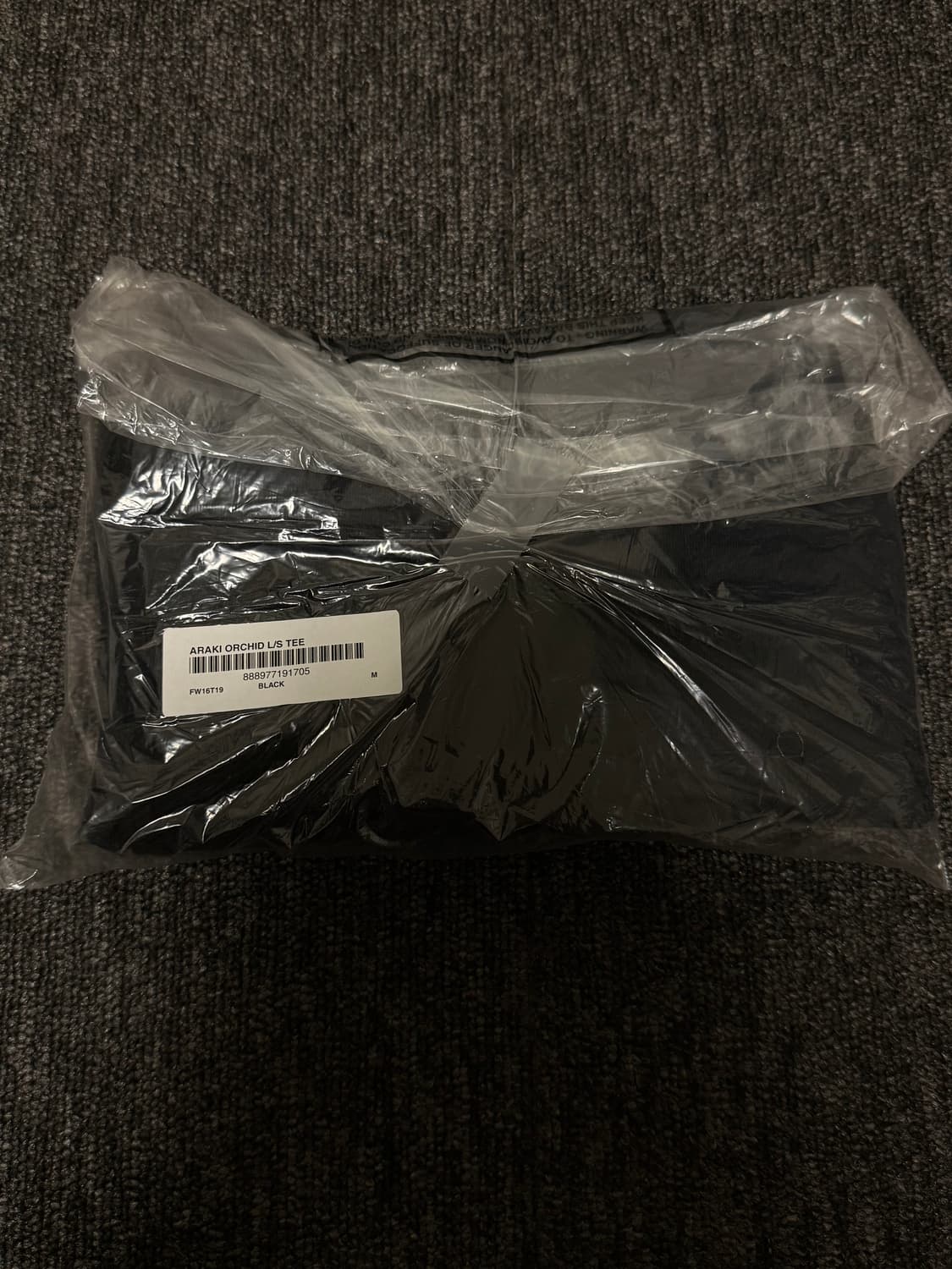 [M] 슈프림 아라키 Araki Orchid 롱슬리브 티 블랙 상품이미지1