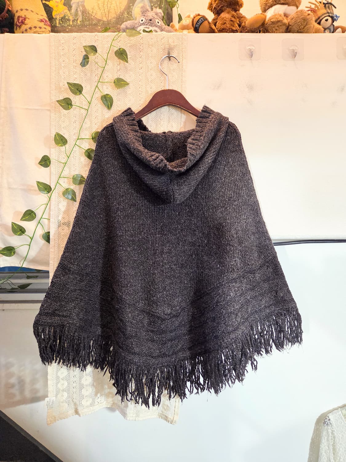 차콜 케이프 후드 니트 상품이미지4