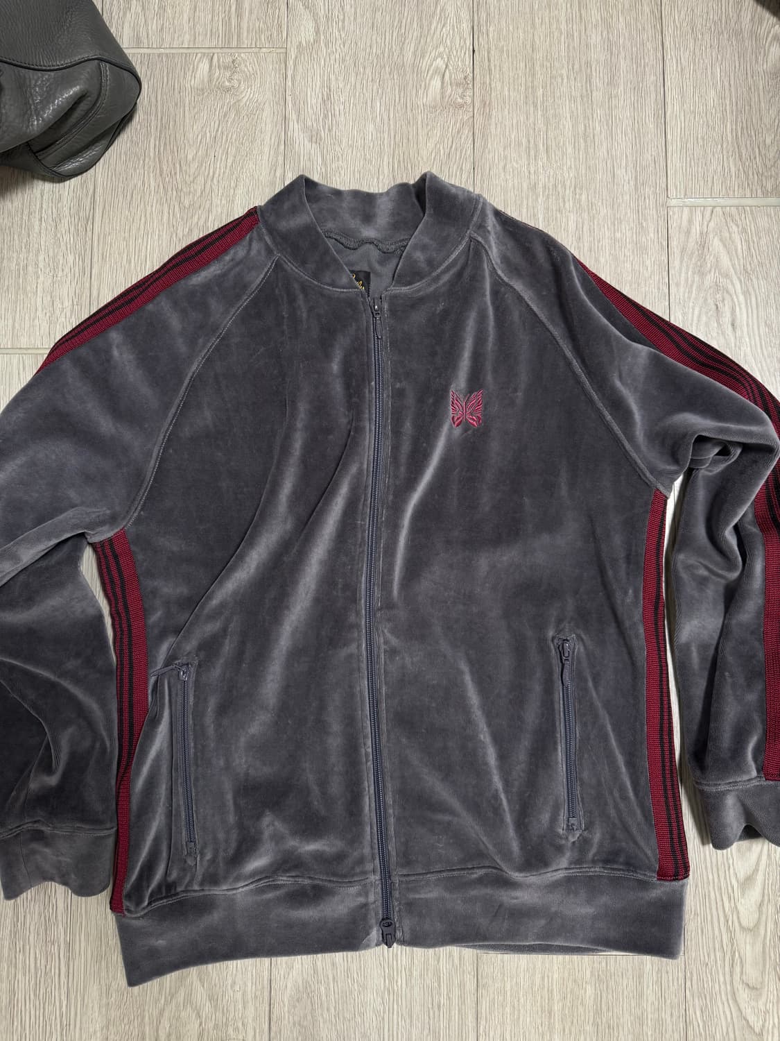 니들스 벨루어 트랙자켓 상품이미지5