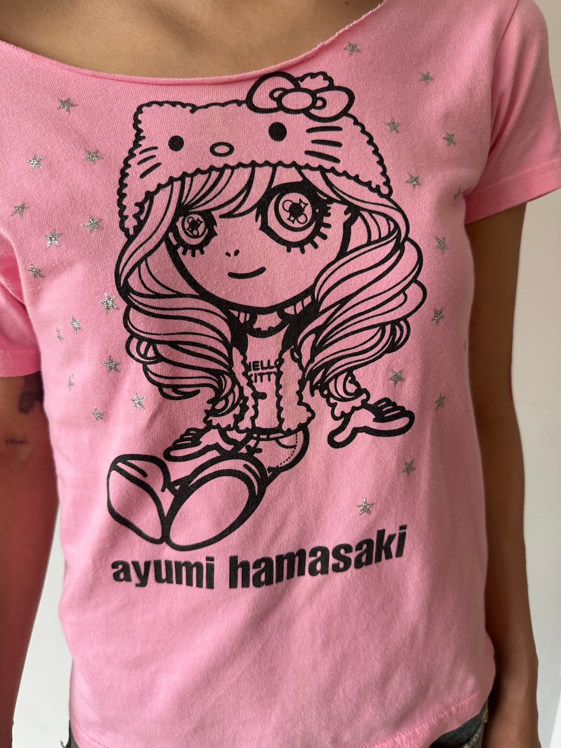 AYUMI HAMASAKI 키티 오프숄더 Y2K 티셔츠 상품이미지2