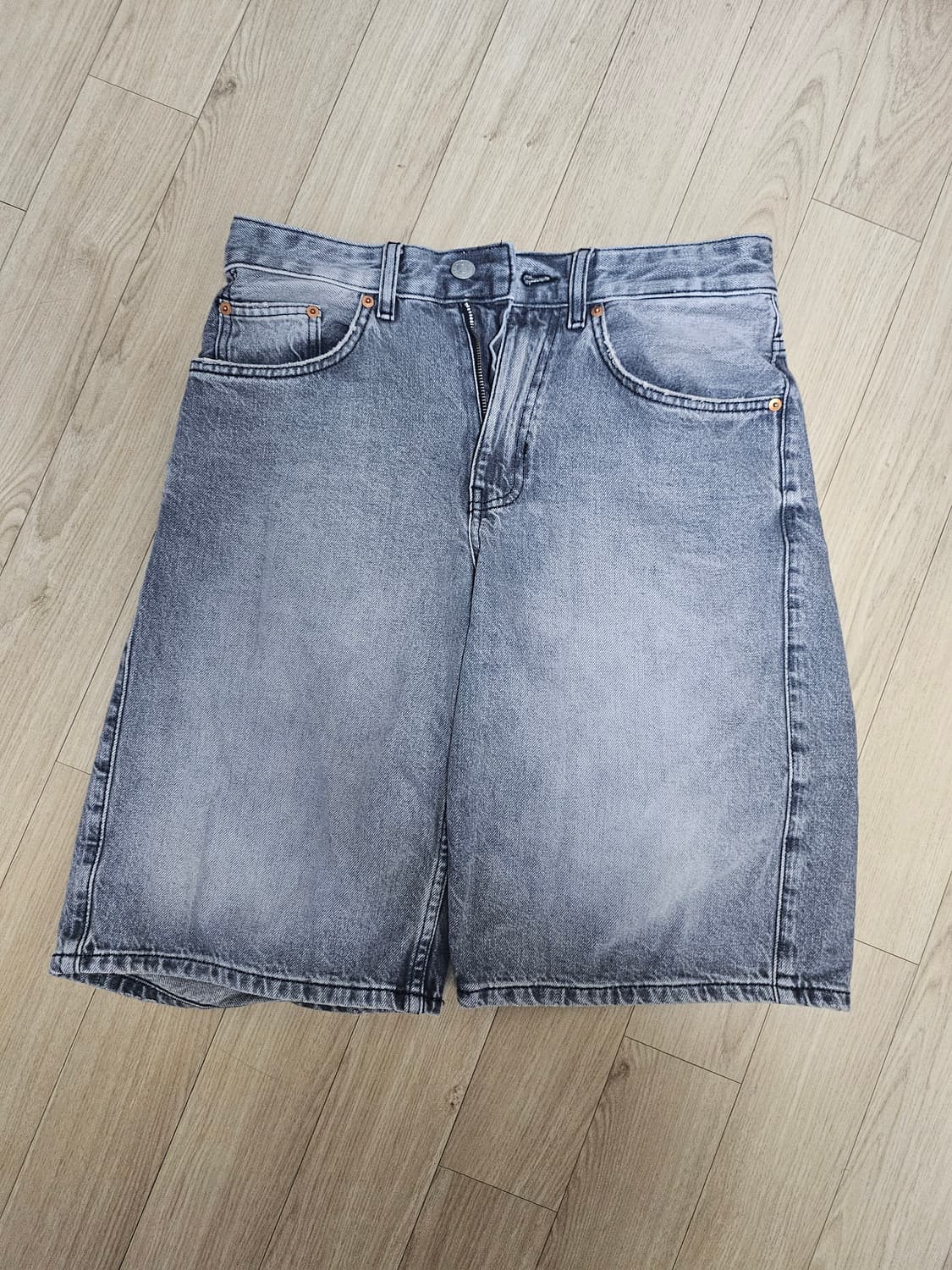 자라 버뮤다 데님 배기핏 그레이 30사이즈 상품이미지2