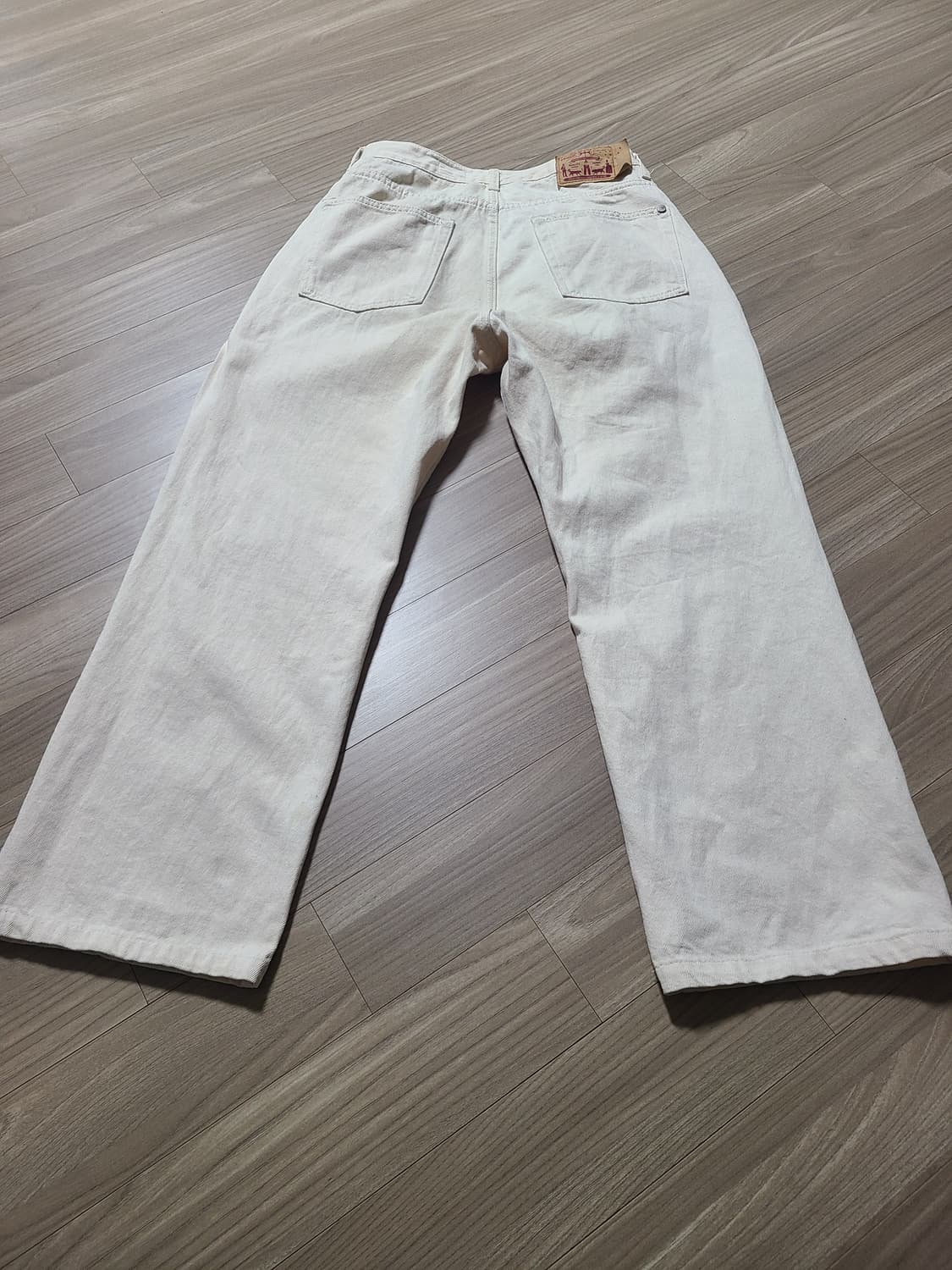 (28)모드나인 sleep over 와이드핏 크림진 상품이미지3