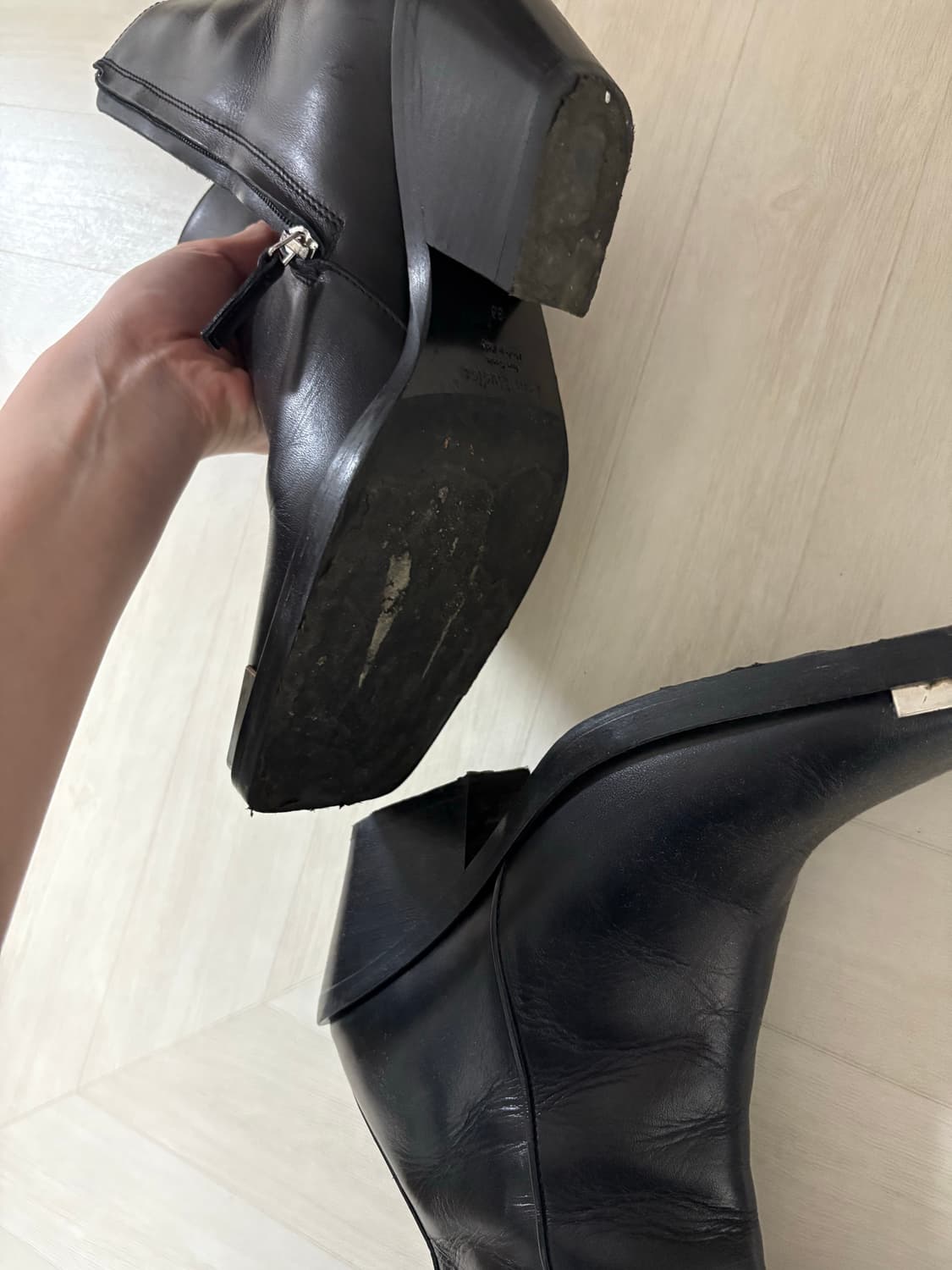 아크네스튜디오 스퀘어토 앵클 부츠 36 / 240 상품이미지4