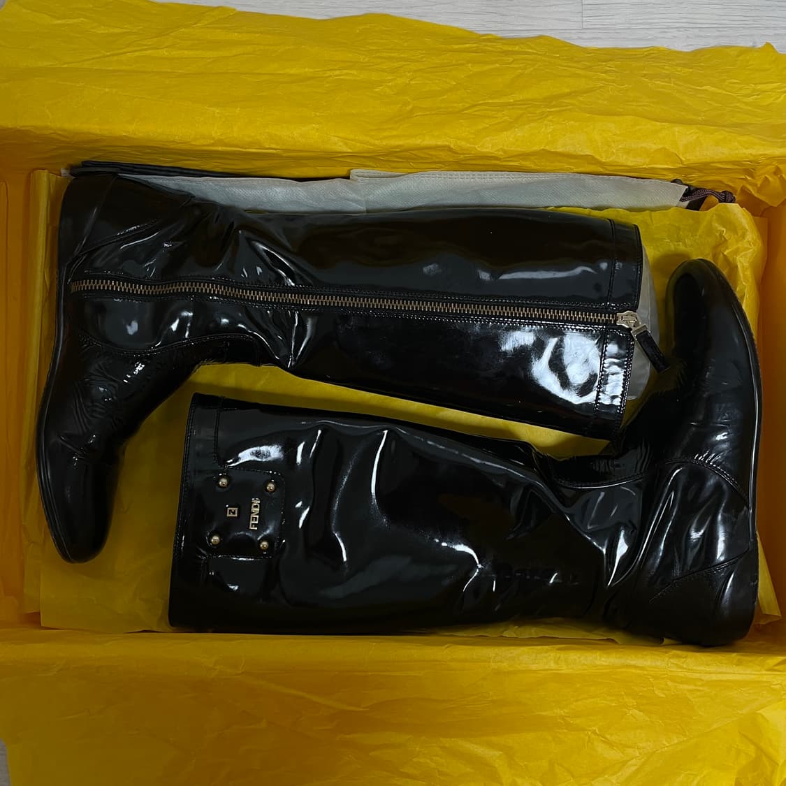 펜디 블랙 에나멜 롱부츠 36.5 상품이미지1