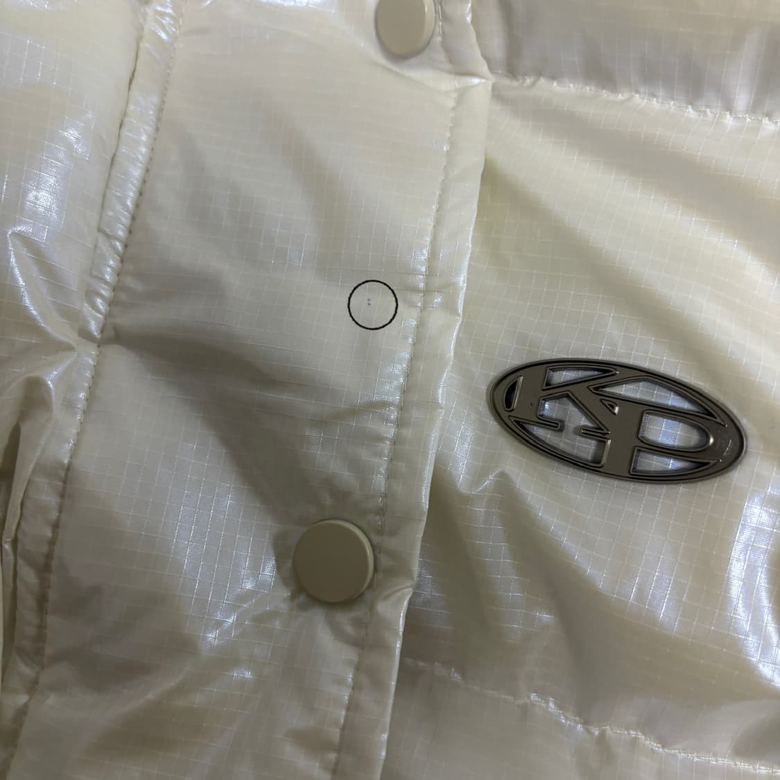 카키포인트 메탈 글로시 패딩 화이트 상품이미지8