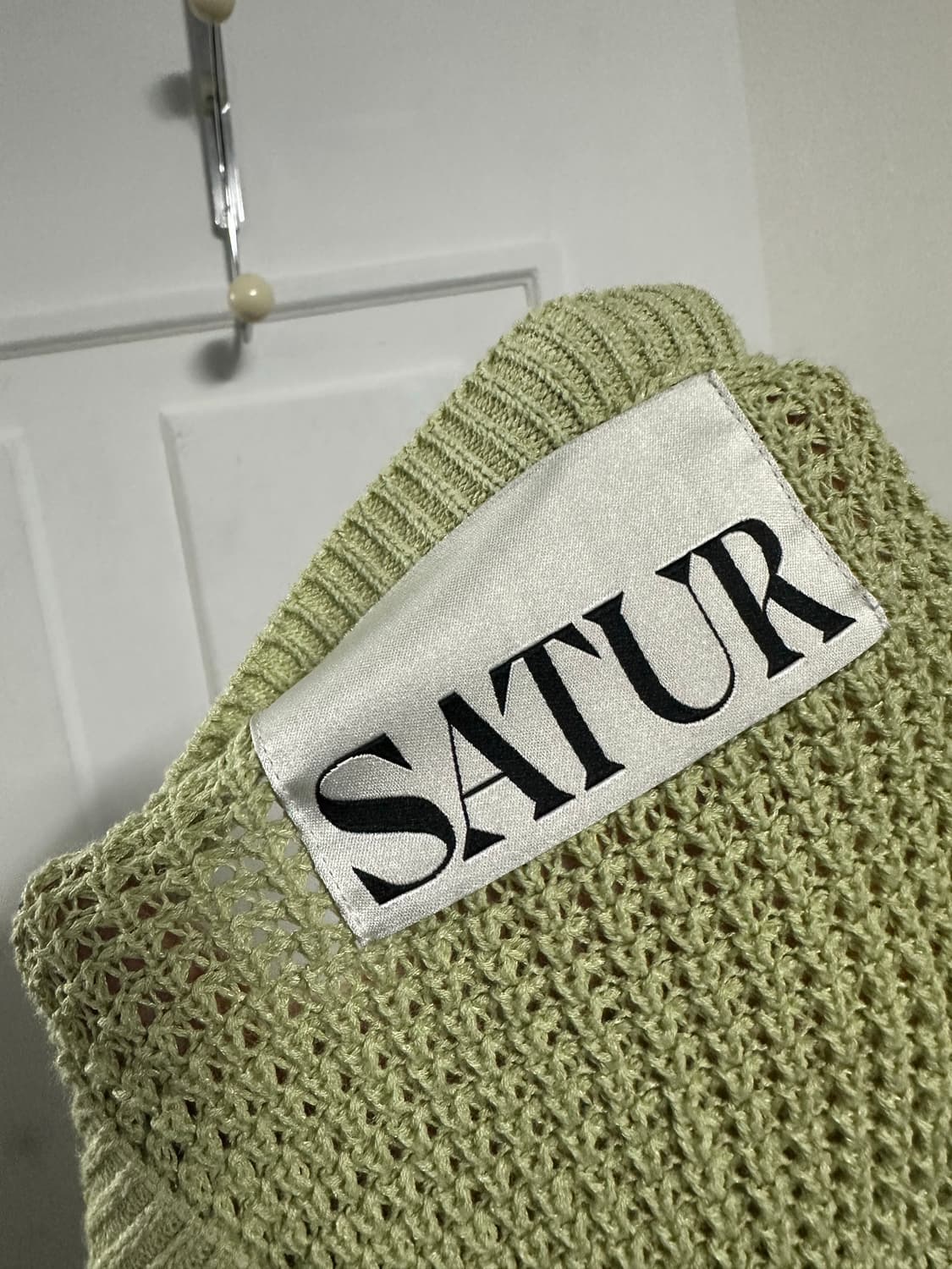 세터 로고 자수 크루넥 니트 상품이미지3