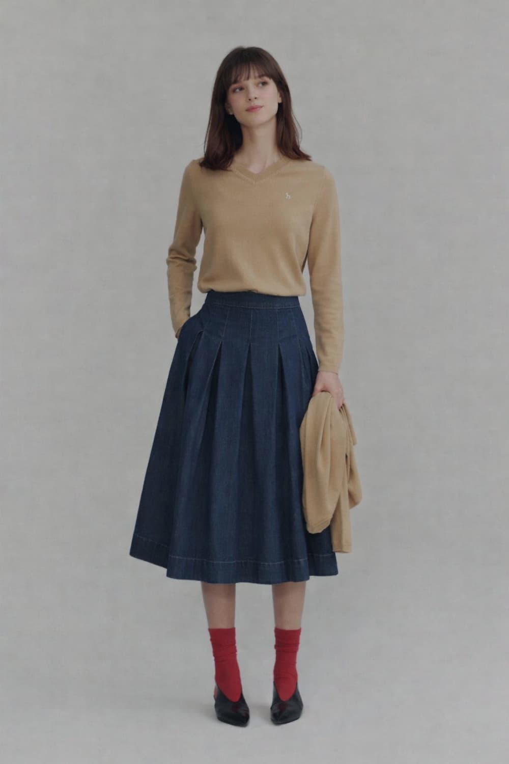 헤지스(HAZZYS) 24FW Wool 100% 브이넥 니트 90size 상품이미지1