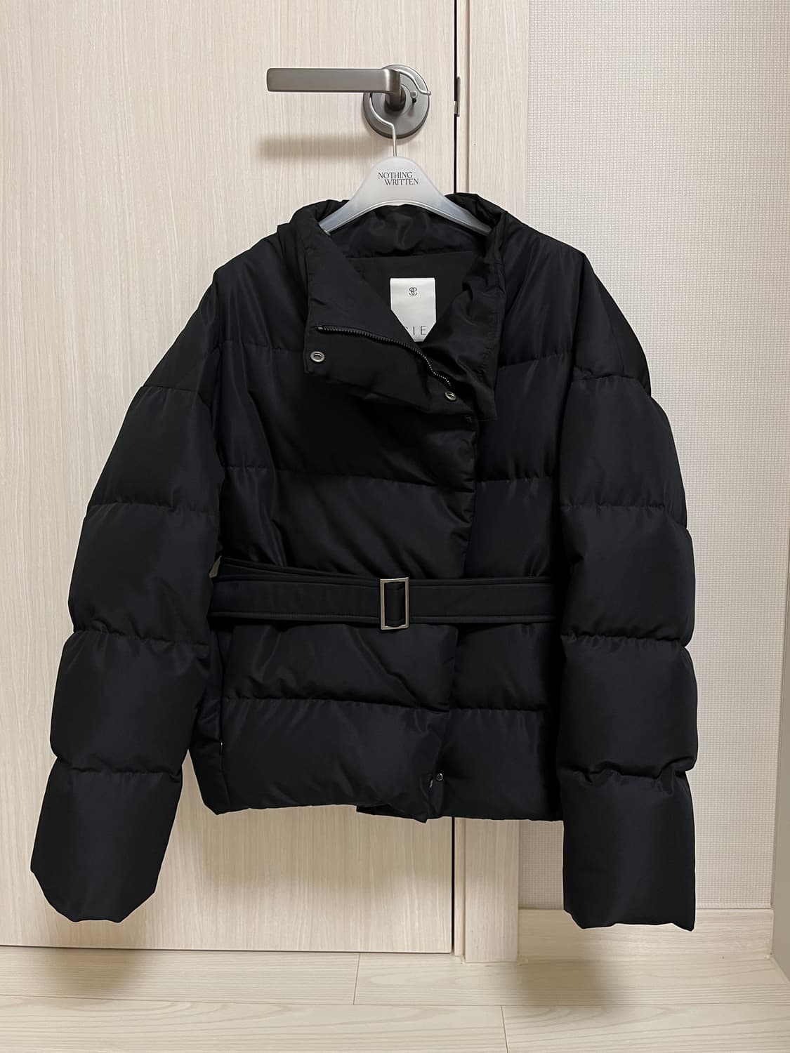 시에 SIE 이브 숏 구스다운 패딩 블랙 (+벨트,옷걸이) 상품이미지2