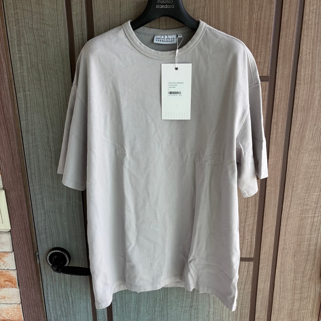 새상품(S)이스트로그 퍼머넌트 루즈핏 로고 반팔티셔츠 라이트그레이 상품이미지2
