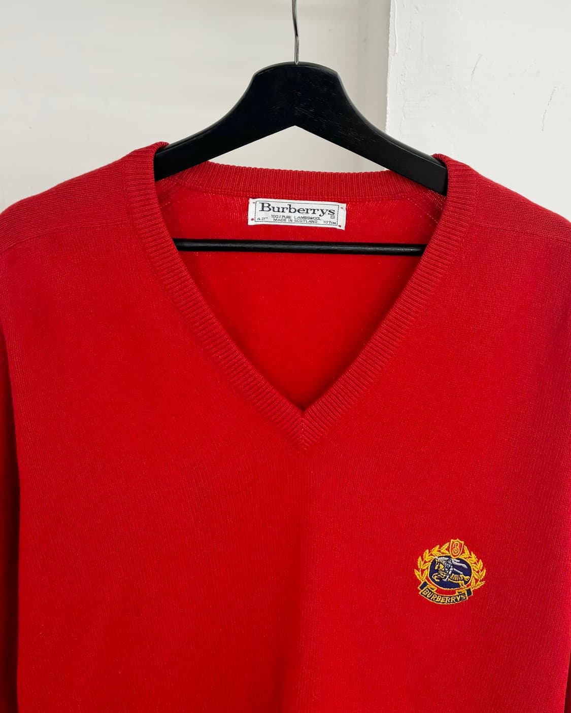 버버리 월계수 레드 브이넥 니트 상품이미지2