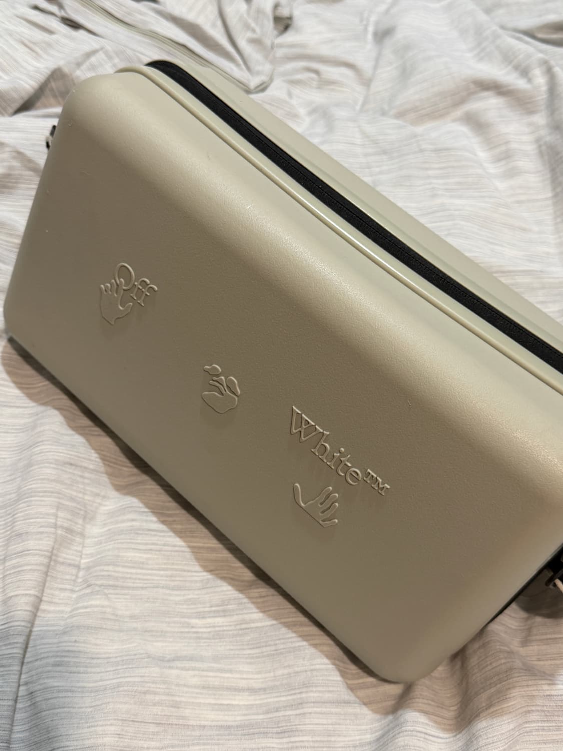 오프화이트 아모레퍼시픽 프로텍션 박스 상품이미지2