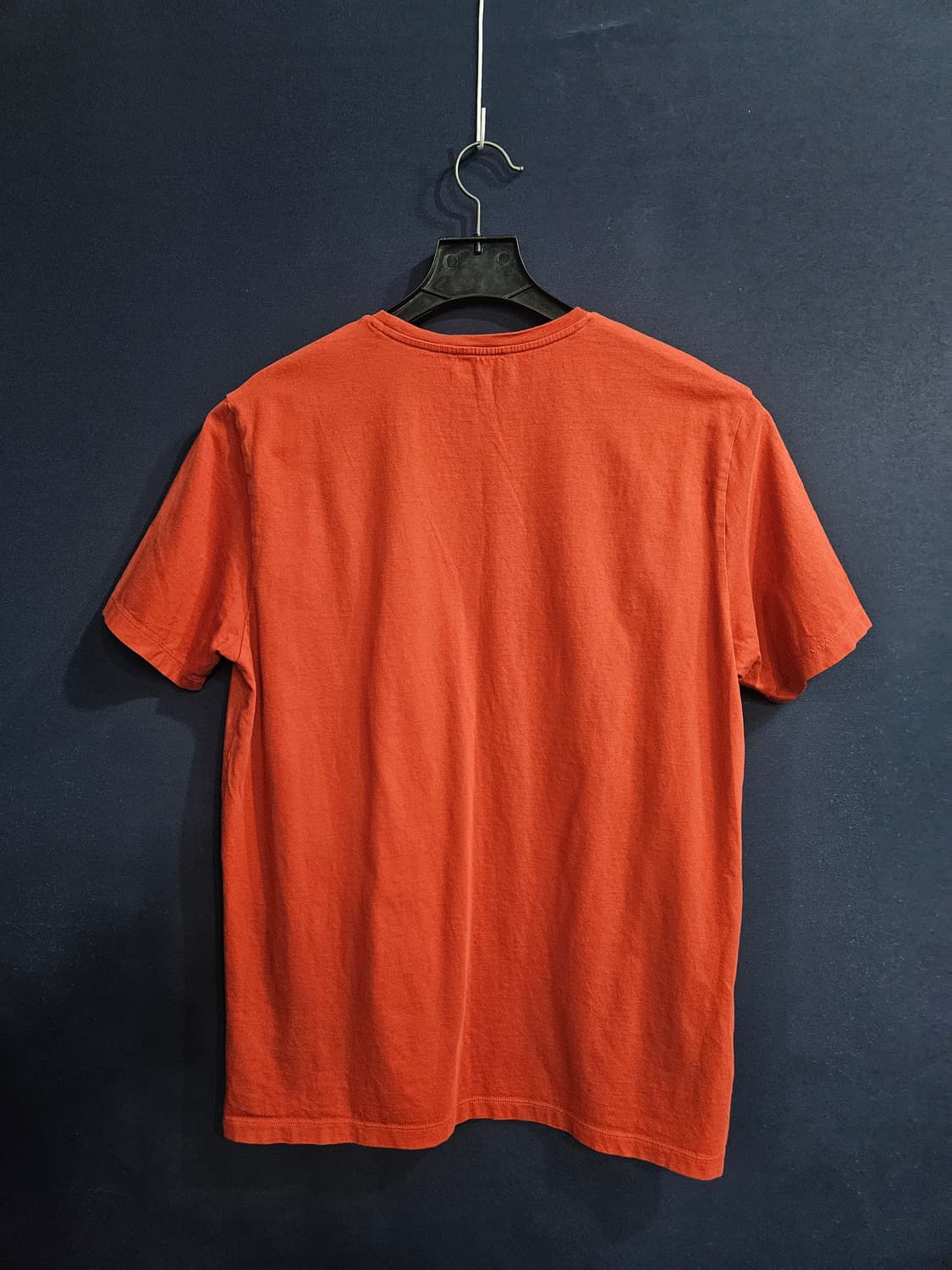 코스 다크레드 남성 슬림핏 100 반팔티  상품이미지2