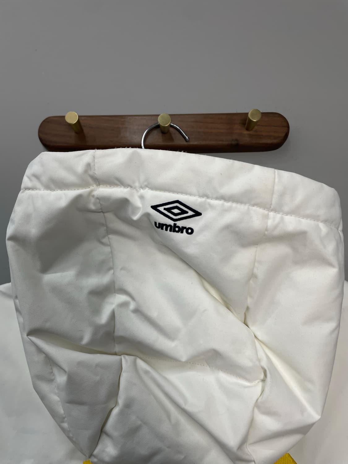 엄브로 빅로고 화이트 패딩 조끼 H1752 상품이미지5