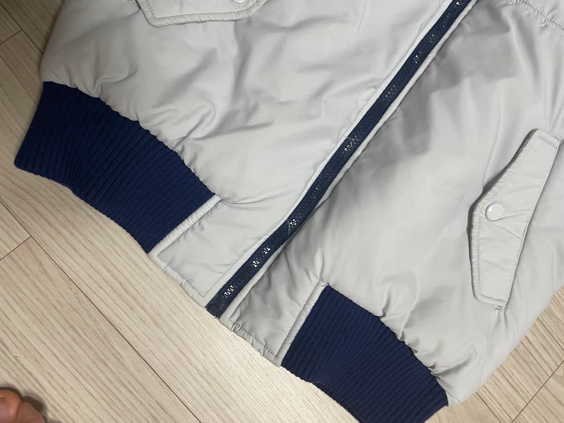 유일매물 아디다스 서독제 80s 패딩 상품이미지3