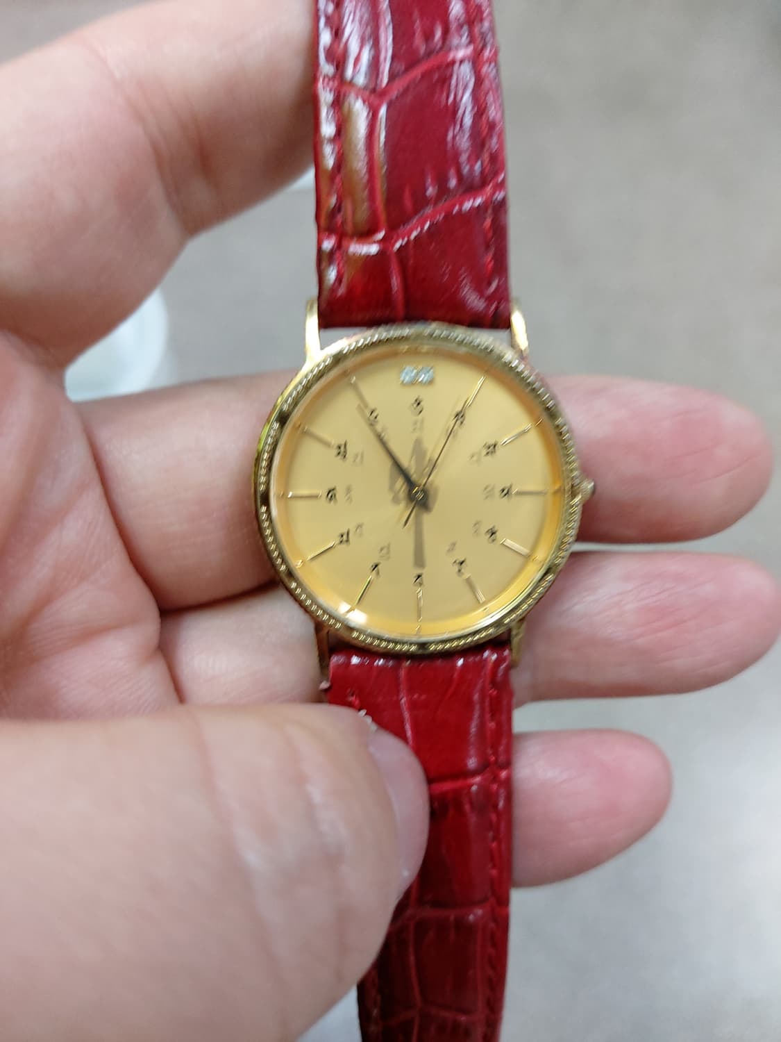 금색 다이얼이 고급스러운 불교 시계 상품이미지1