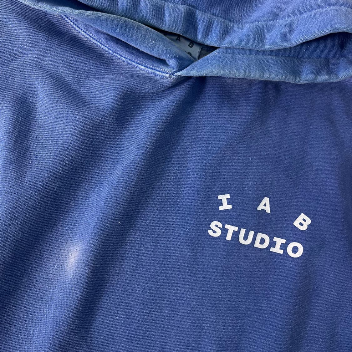 105 아이앱스튜디오 피그먼트 로얄블루 후드티 상품이미지3