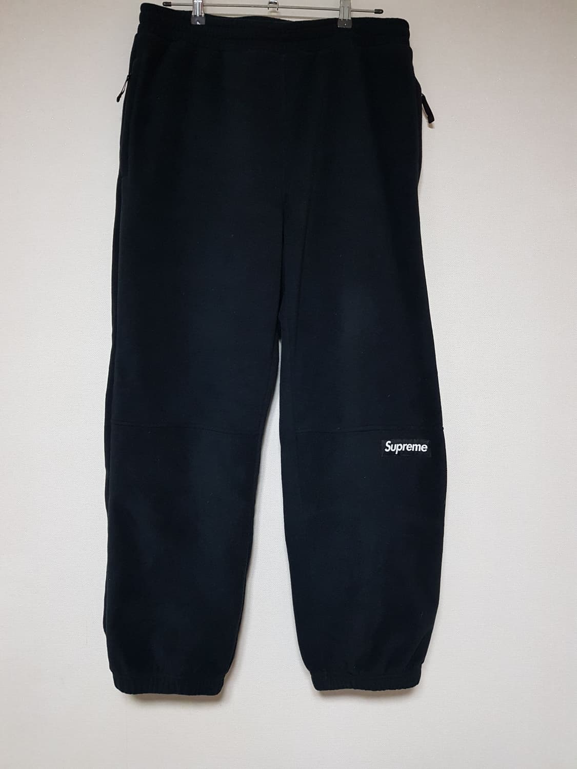 슈프림 폴라텍 팬츠 블랙 23FW 상품이미지2