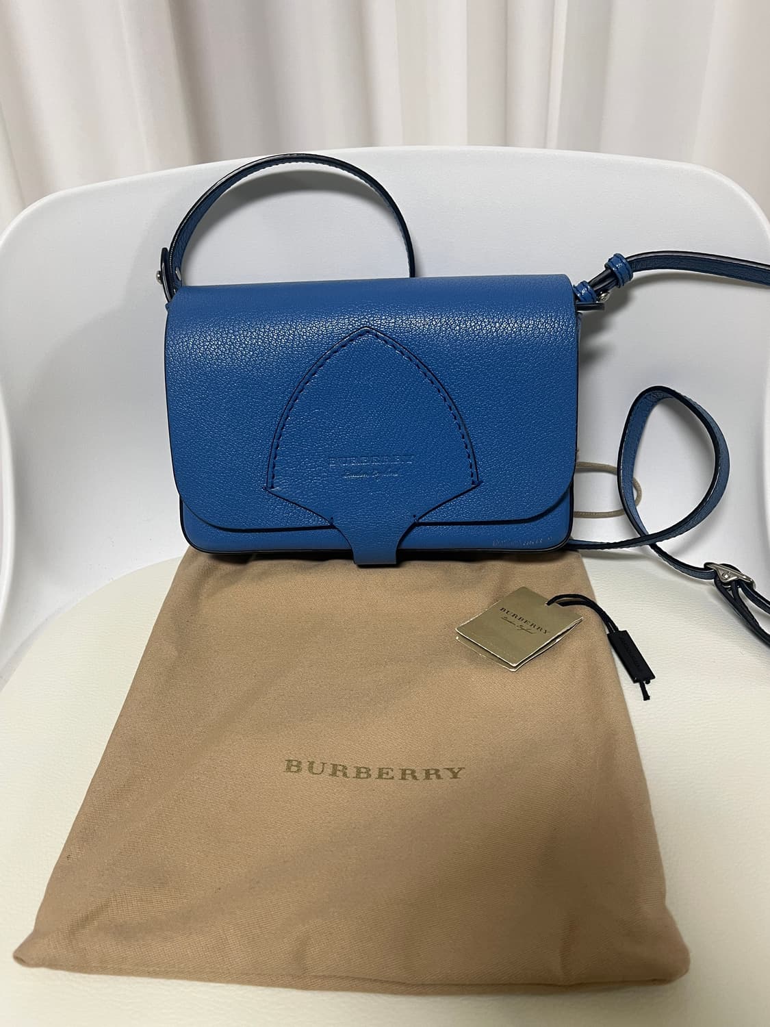 버버리 가죽 크로스백 상품이미지2