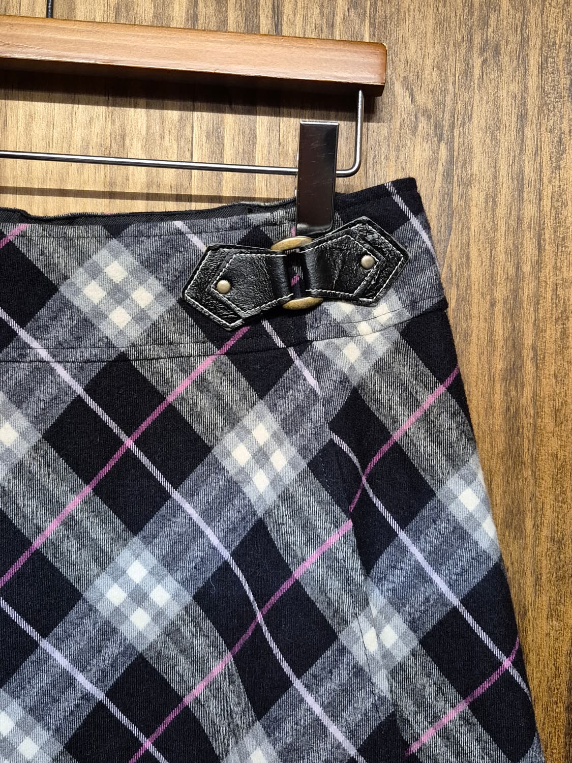BERBURRY BUCKLE CHECK SKIRT 상품이미지5