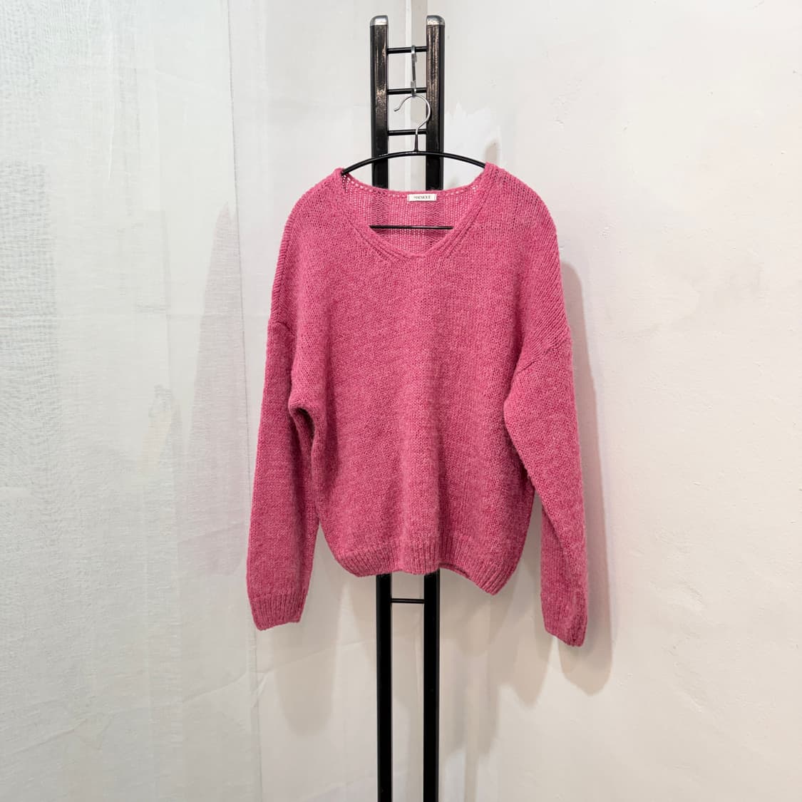 매니크 핑크 브이넥니트 오버핏니트 4057 상품이미지1