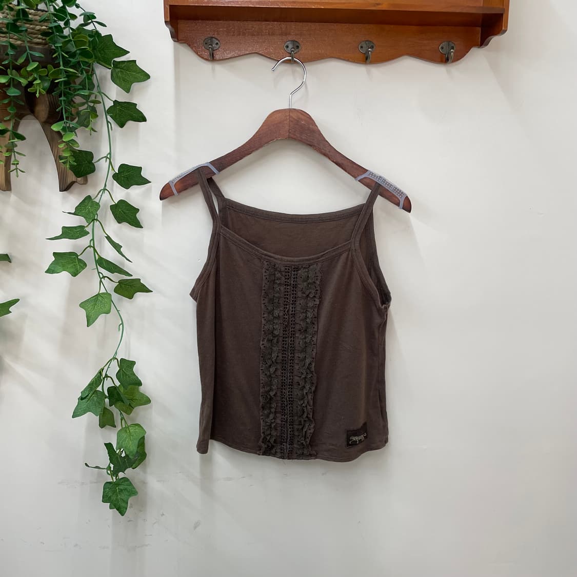 오네갸루 라떼갸루 모카 브라운 레이스 프릴 나시 탑 상품이미지1