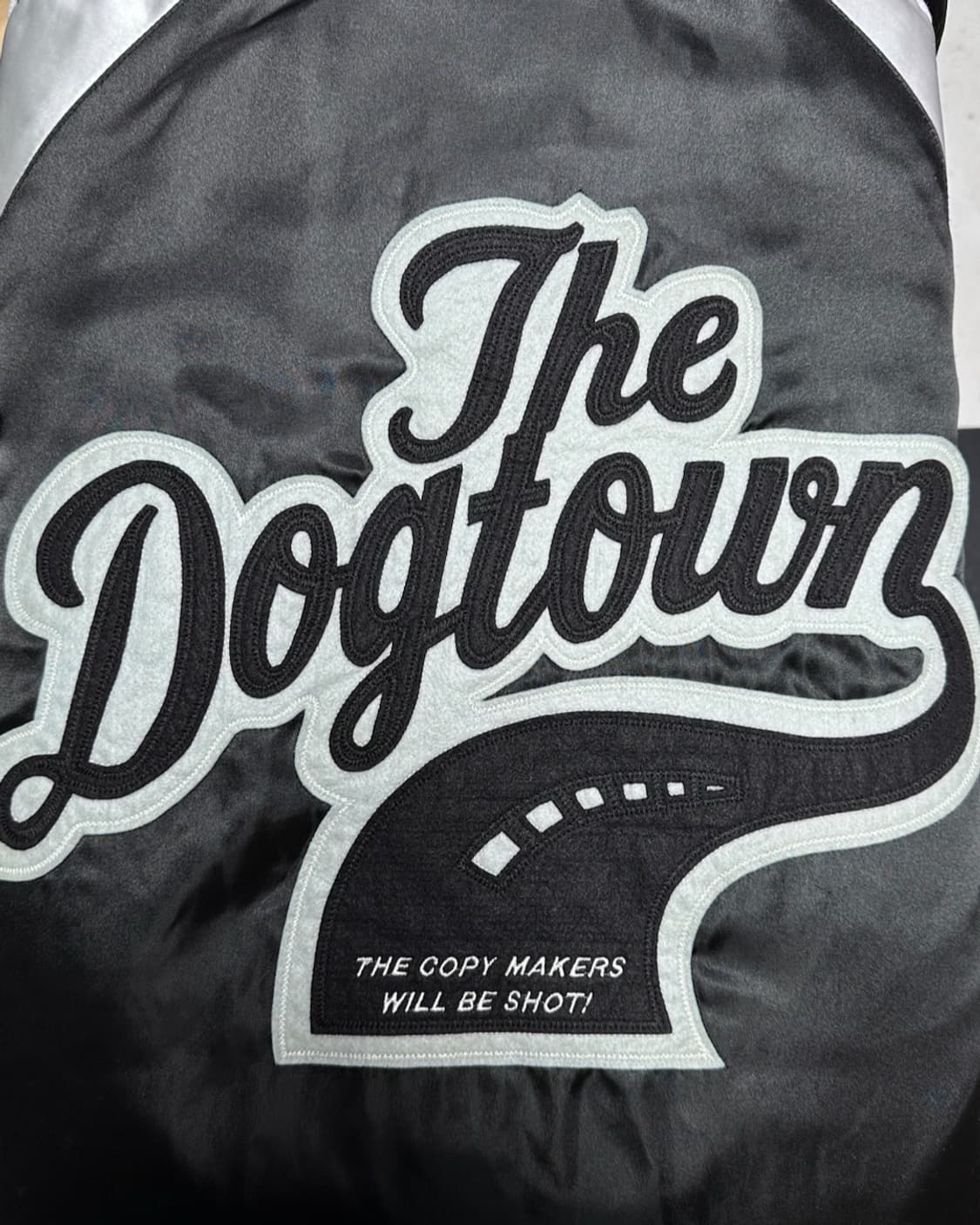 도그타운 새틴 빅로고자켓 상품이미지4