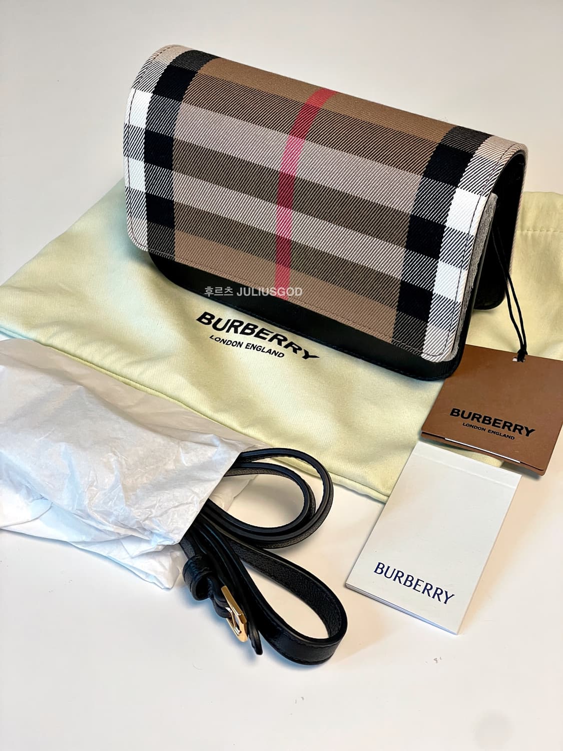 [정품, 새제품] 버버리 BURBERRY 체크 크로스백 클러치 가방  상품이미지3