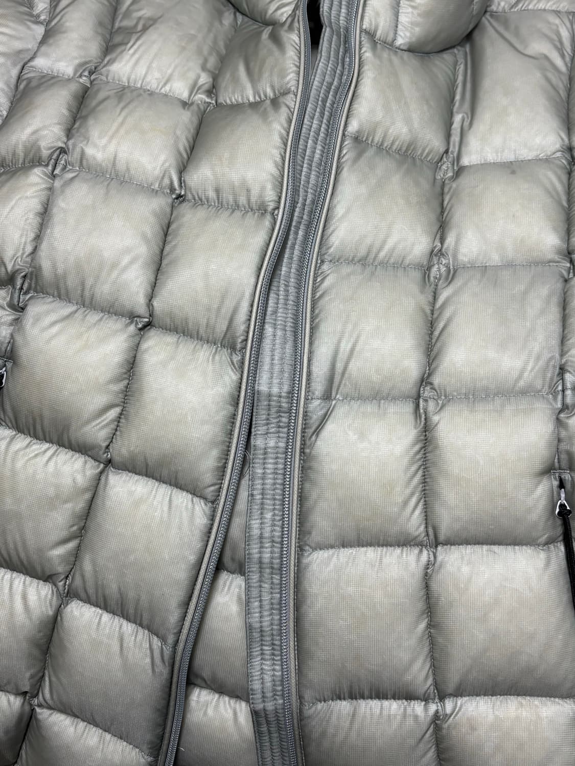 999휴머니티 패딩 Light Grey 1size 새상품 상품이미지5