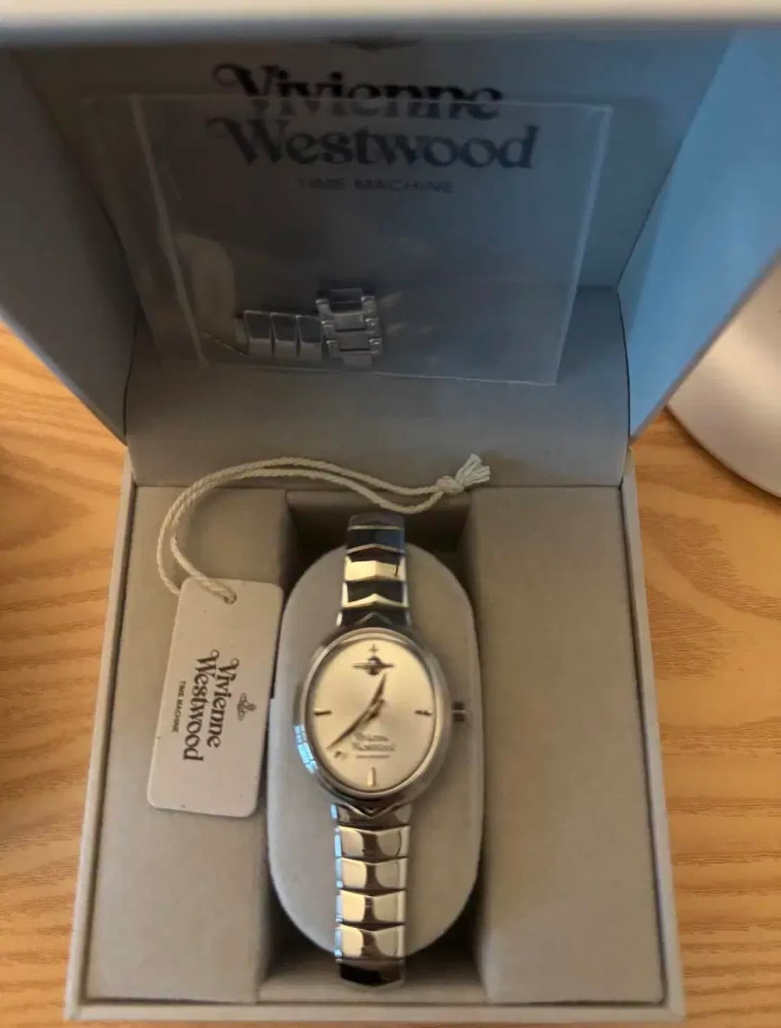 비비안웨스트우드 아머 28mm 실버 시계 상품이미지3