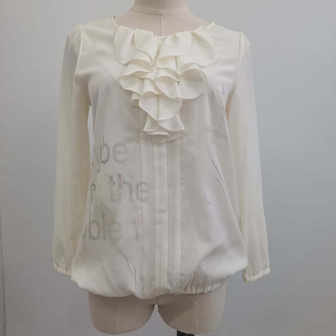 Problem ruffle blouse

9부기장
커스텀 블라우스 y2k 상품이미지2