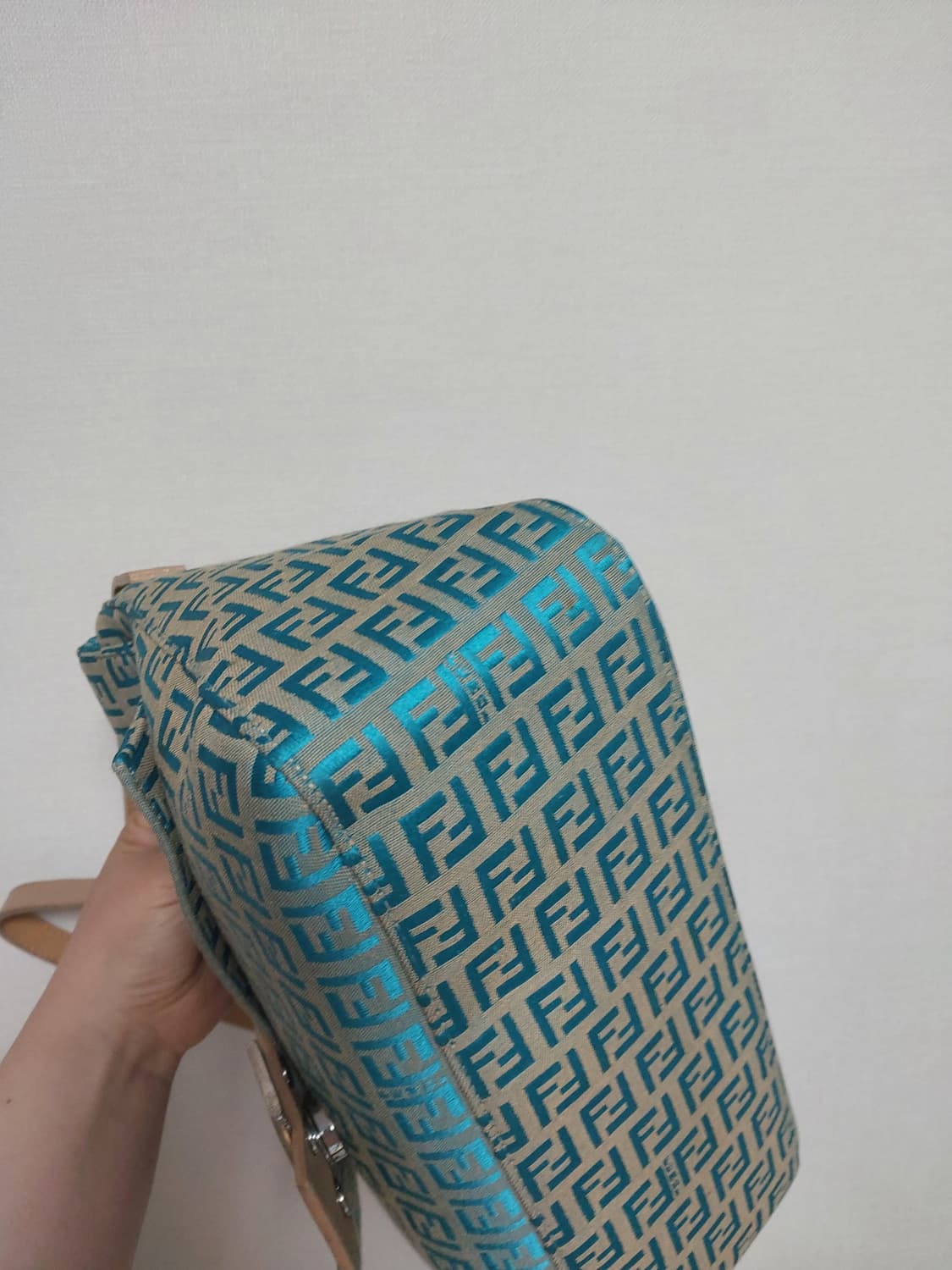Fendi bag 펜디 바게트백 맘마백 희귀컬러 🩵 상품이미지4