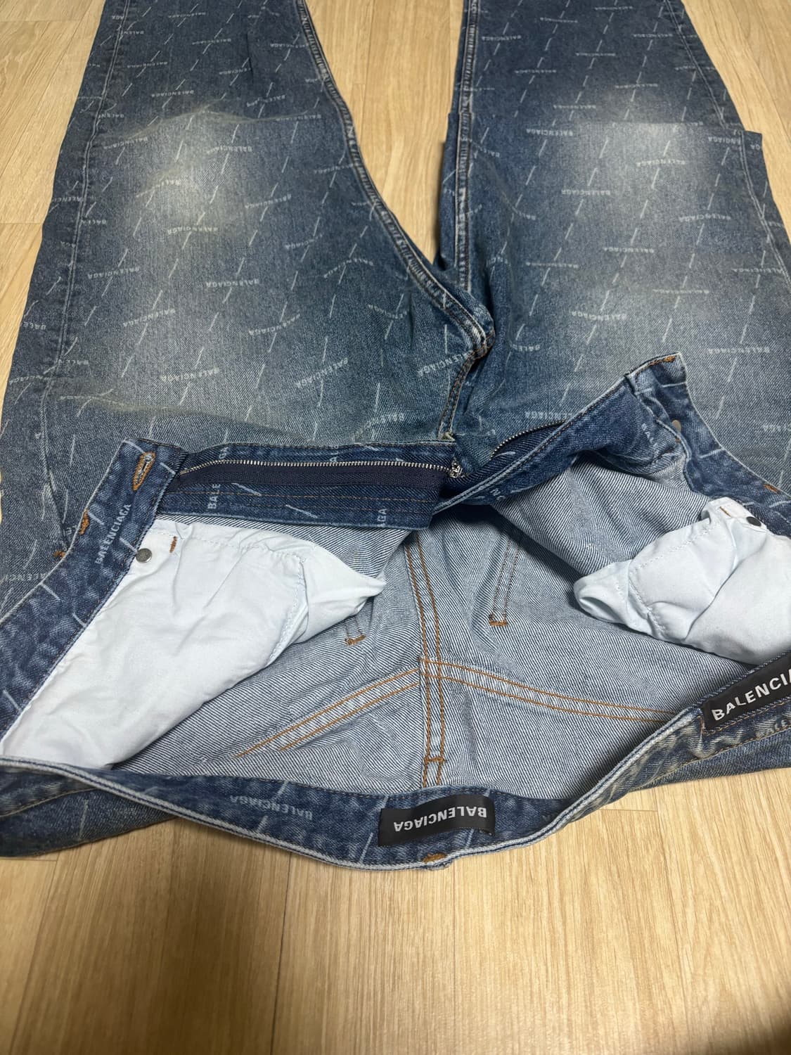 발렌시아가 멀티로고 청바지 상품이미지5